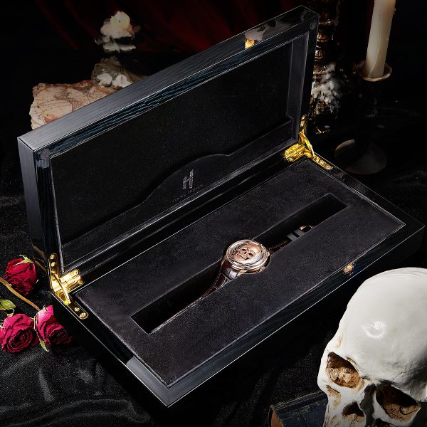 Lucky Harvey Limited Edition Silver Skull Luminous Men Watch - Image 4