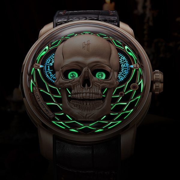 Lucky Harvey Limited Edition Silver Skull Luminous Men Watch - Image 5